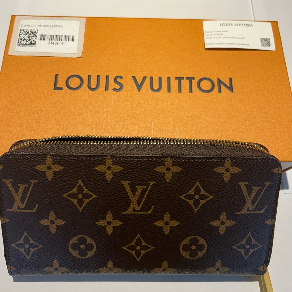 Louis Vuitton Zippy Wallet - Picture 4 of 5